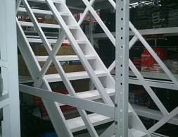 Супермаркет автозапчастей "АВТОБАН": мезонин